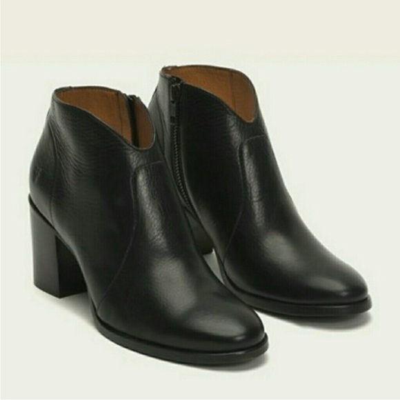 Frye Nora short zip boot black size 9 bootie western leather pointed toe office - Picture 1 of 13